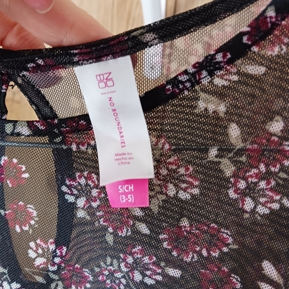 No Boundries Black Sheer Floral Chiffon Top Size Small - Picture 6 of 9